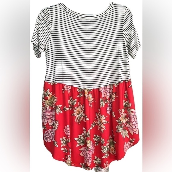 WHITE BIRCH Red Floral/Black/White Striped Short-Sleeve Babydoll Top, Small,GUC. - Picture 6 of 6